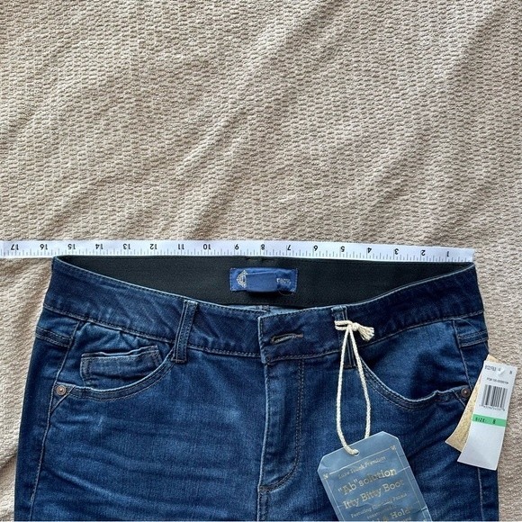 **NWOT Democracy Baby Bootcut “booty lift” Jeans SZ8 - Picture 5 of 10